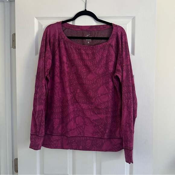 Size L Nike Dri-Fit Pink Women’s Printed Scoop Neck Long Sleeves Athletic Top - Picture 2 of 5